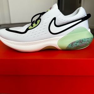 Nike Women’s Joyride Dual Run